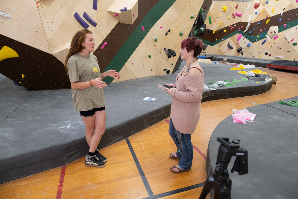 Cynthia interviews Lindsay.