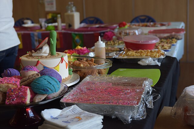 hispanic food, including pandulce