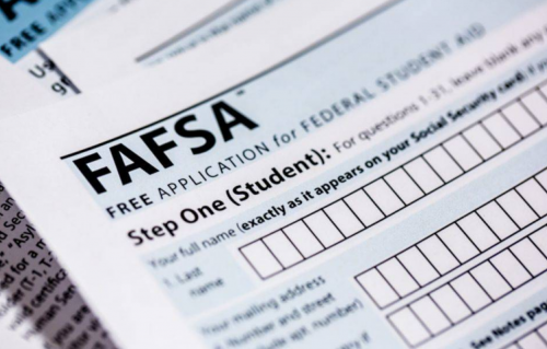 Image of a paper FAFSA form