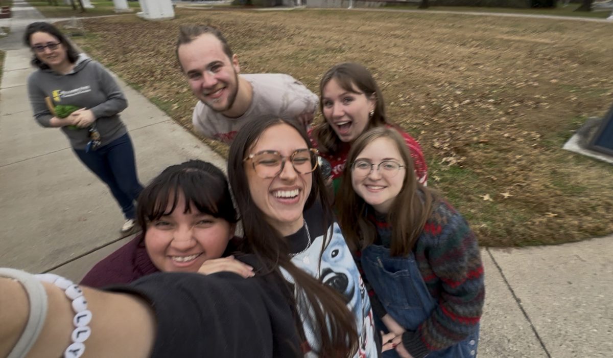 Selfie of Imaginary Garden Staff Members: Anna Trevathan, Draven Copeland, Ashlyn Swaggerty, Emma Harrison, and Addison Chrivia
