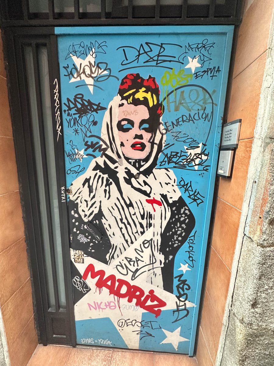 Graffiti featuring Marilyn Monroe in white garb