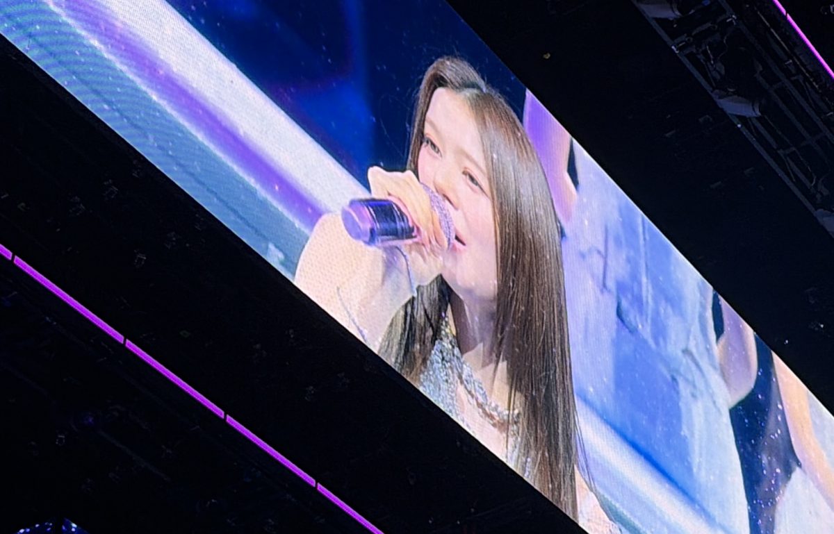 TWICE’s Sana singing “OPTIONS”