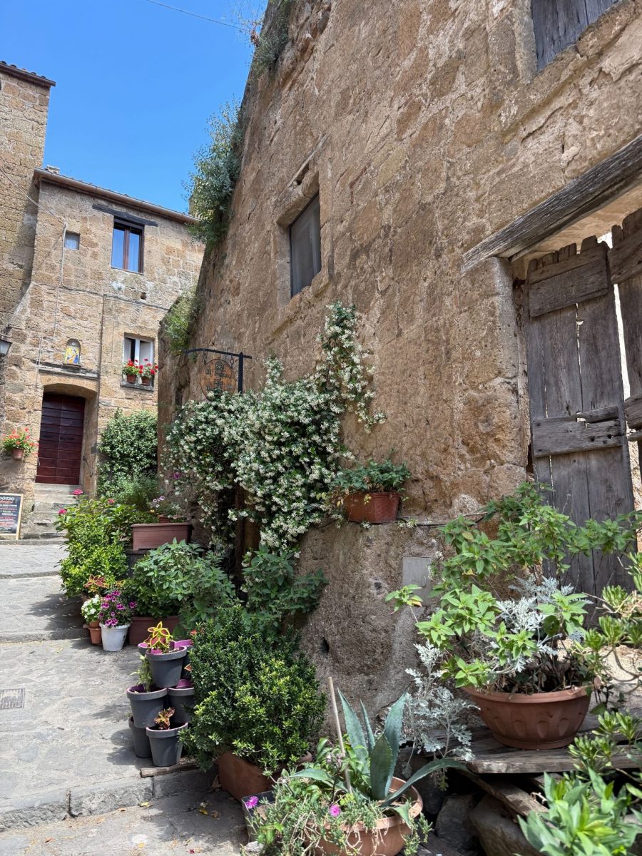 Walking through Civita di Bagnoregio
